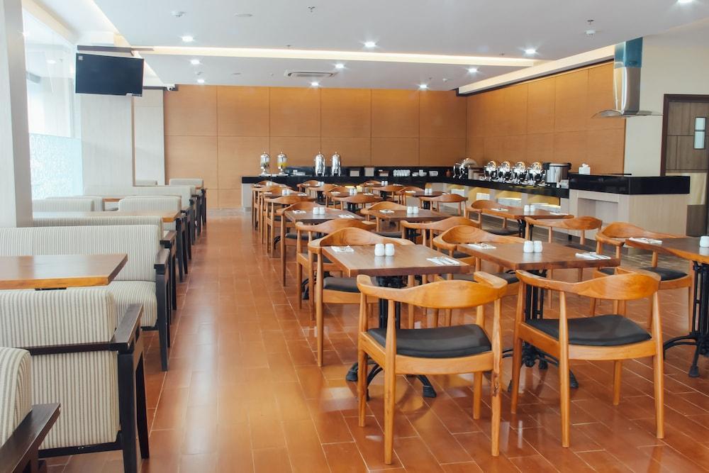 Terraz Tree Hotel Dżakarta Zewnętrze zdjęcie
