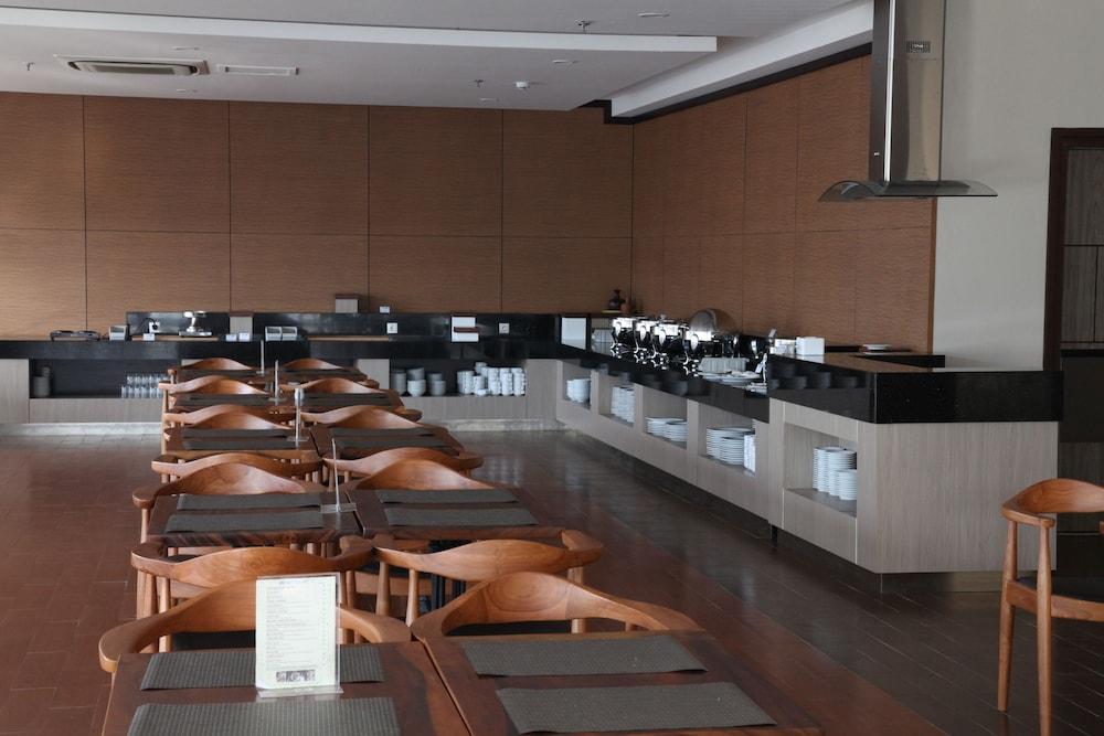 Terraz Tree Hotel Dżakarta Zewnętrze zdjęcie