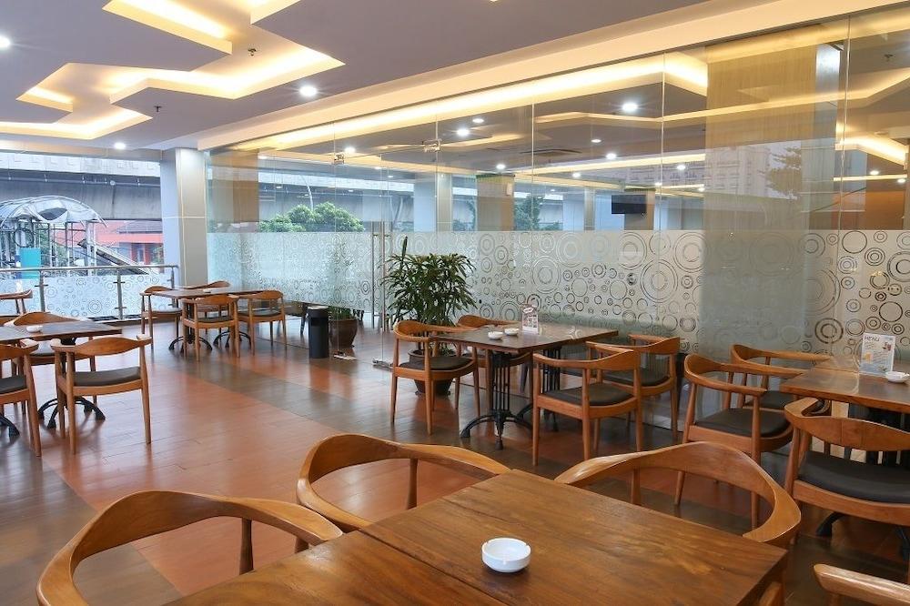 Terraz Tree Hotel Dżakarta Zewnętrze zdjęcie