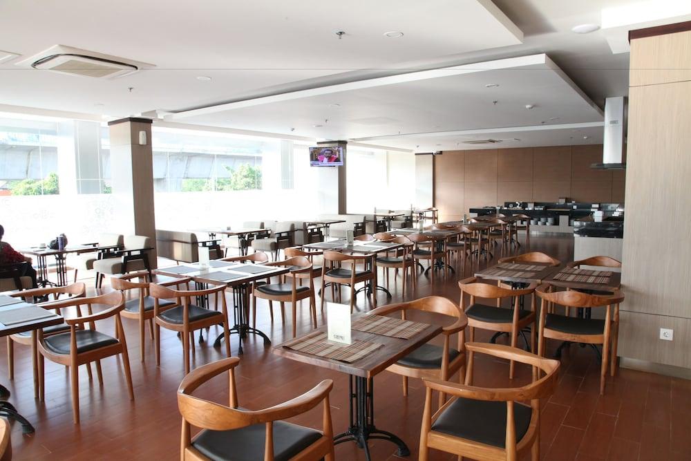 Terraz Tree Hotel Dżakarta Zewnętrze zdjęcie