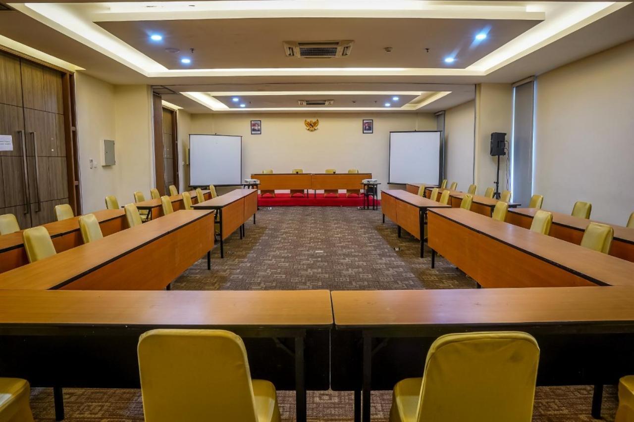Terraz Tree Hotel Dżakarta Zewnętrze zdjęcie